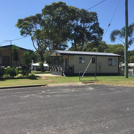 Clarence Head Caravan Park イルカ エクステリア 写真