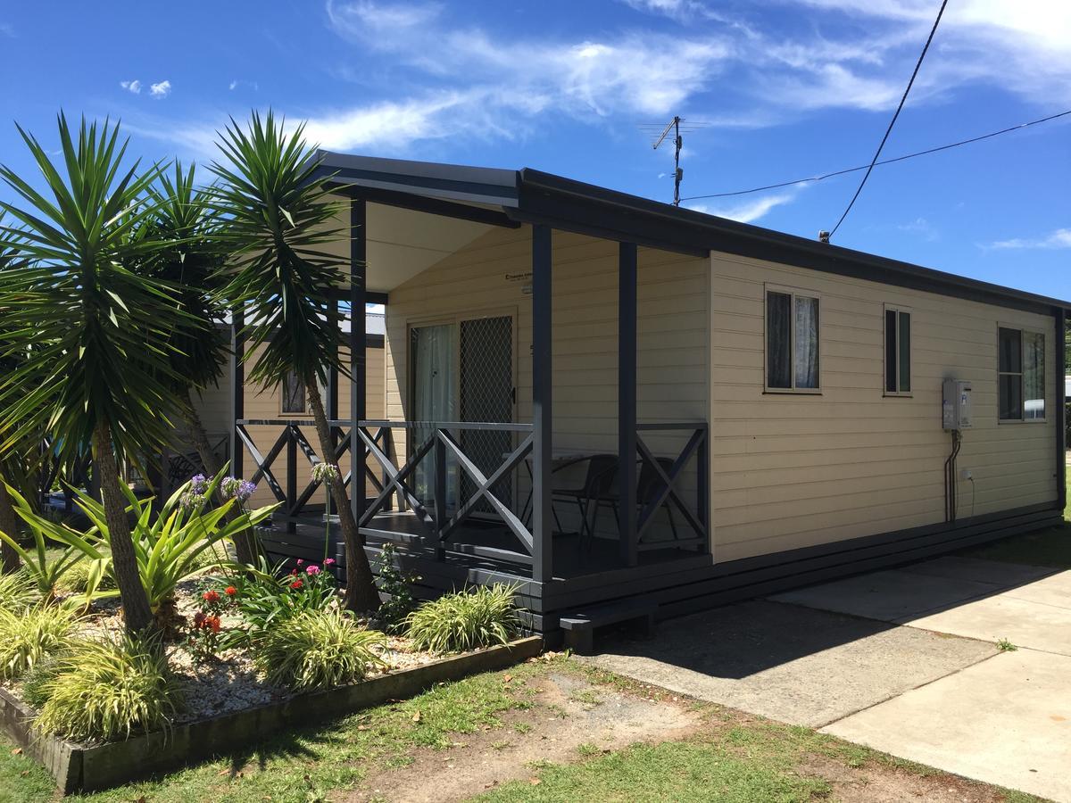 Clarence Head Caravan Park イルカ エクステリア 写真