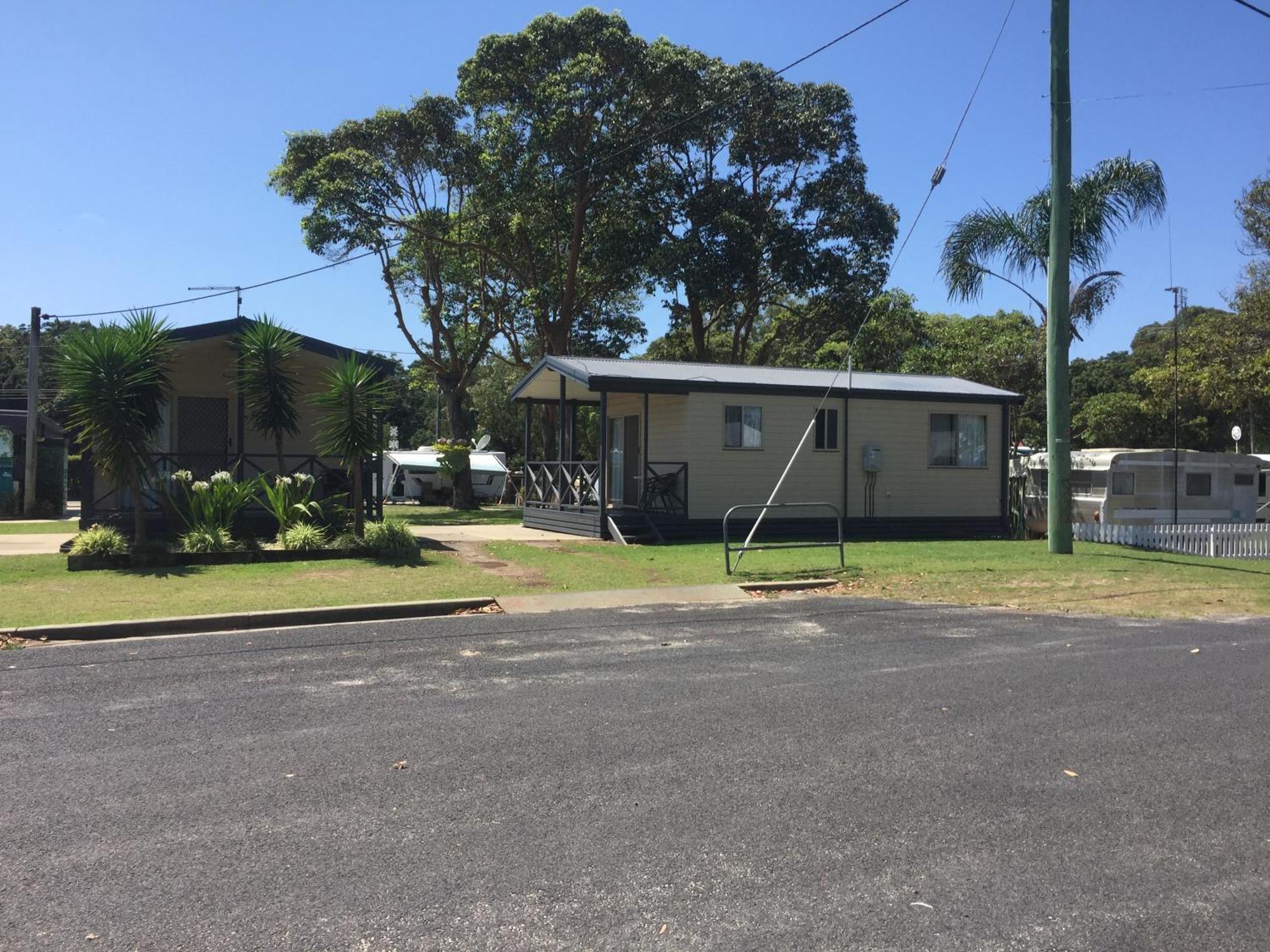 Clarence Head Caravan Park イルカ エクステリア 写真